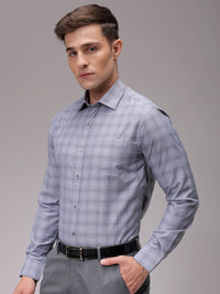 The Indian Garage Co. X Luxe Men Slim Fit Opaque Checked Formal Shirt
