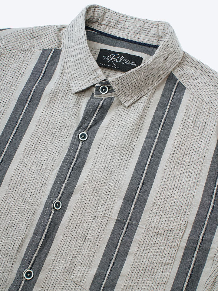VASTRADO Men Classic Slim Fit Vertical Striped Cutaway Collar Cotton Casual Shirt