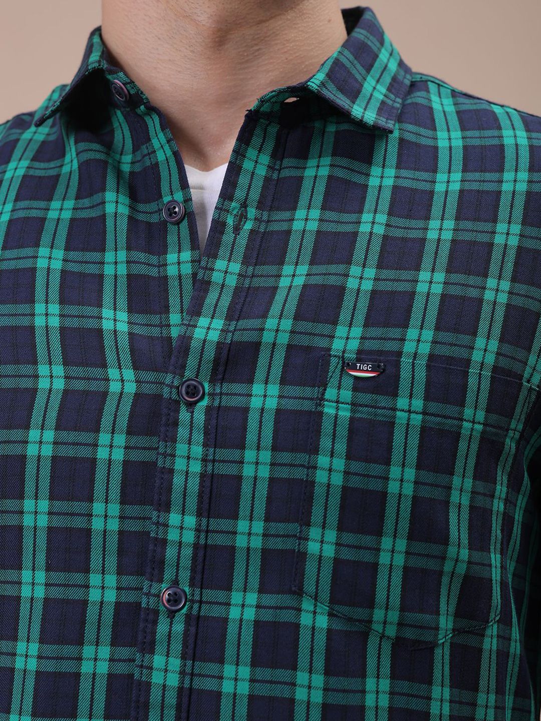 The Indian Garage Co Men Spread Collar Checked Cotton Slim Fit Casual Shirt