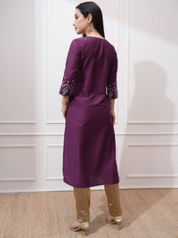 Vishudh Round Neck Three-Quarter Sleeves Thread Work Straight Kurta