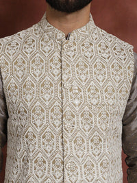 Motif Etnik Anouk Bersulam Kurta Lurus dengan Jaket Churidar & Nehru