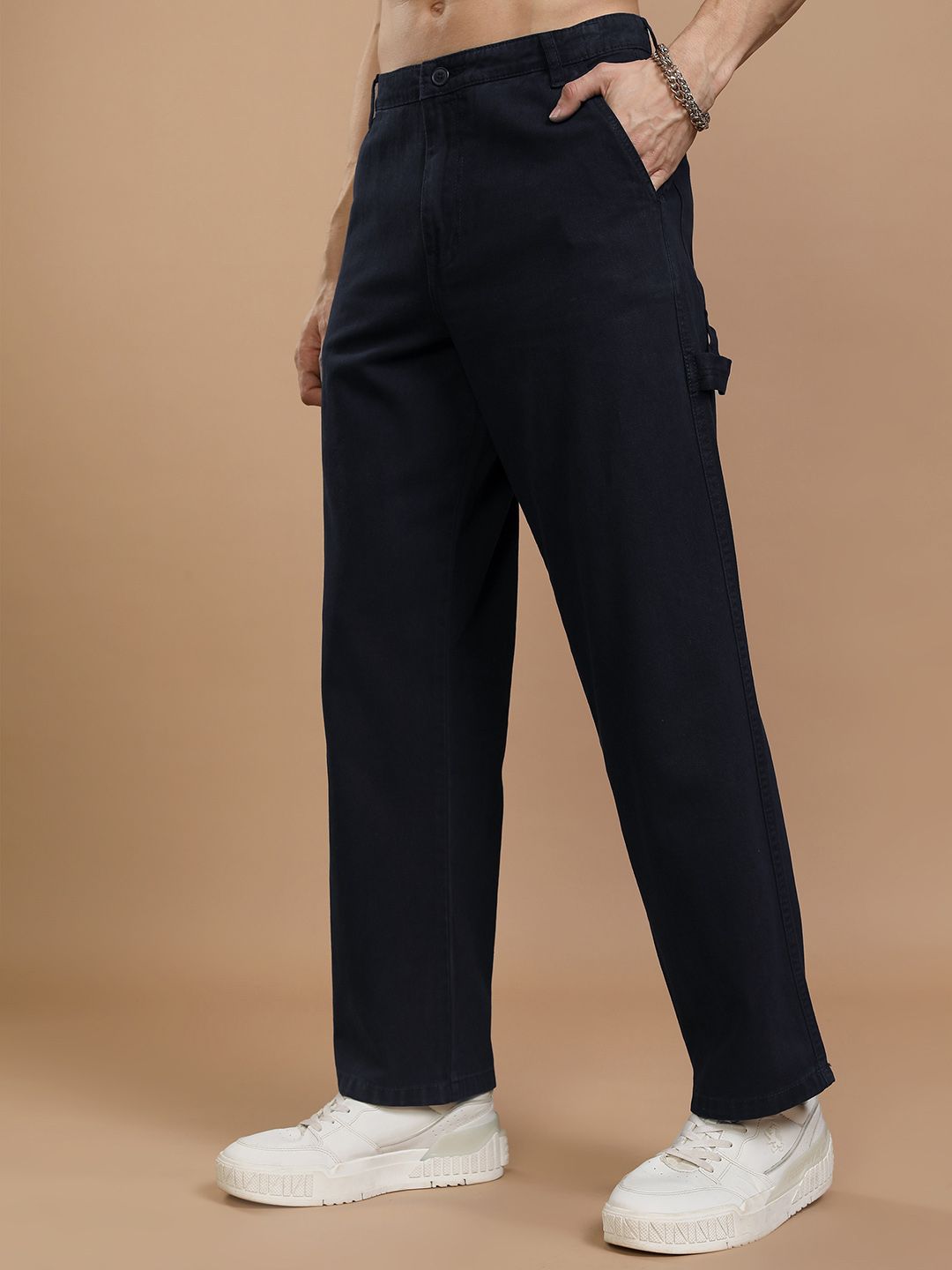 HIGHLANDER Men Straight Fit Cargos Trousers