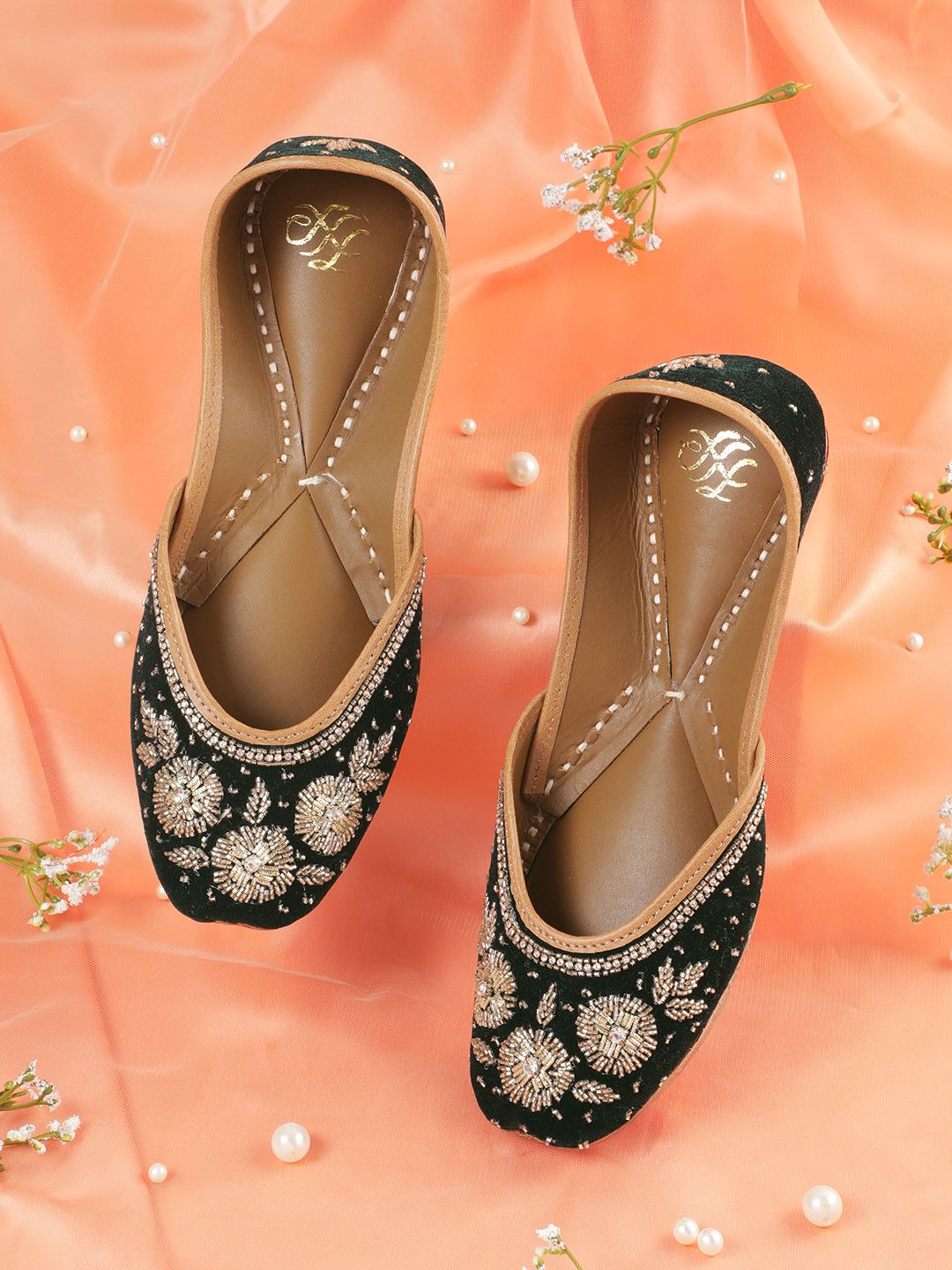 House of Pataudi Floral Embroidered Ethnic Mojaris