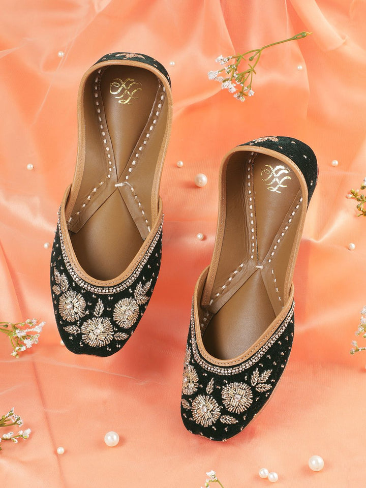 House of Pataudi Floral Embroidered Ethnic Mojaris