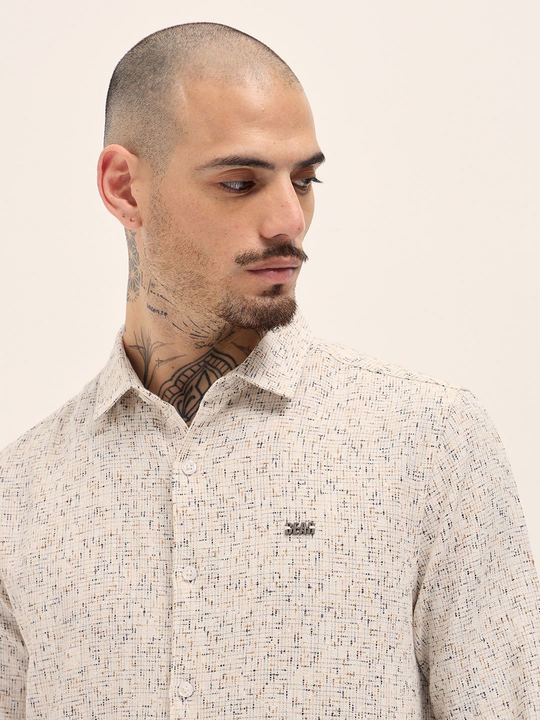 THE BEAR HOUSE Men Slim Fit Abstract Printed Spread Collar Casual Shirt