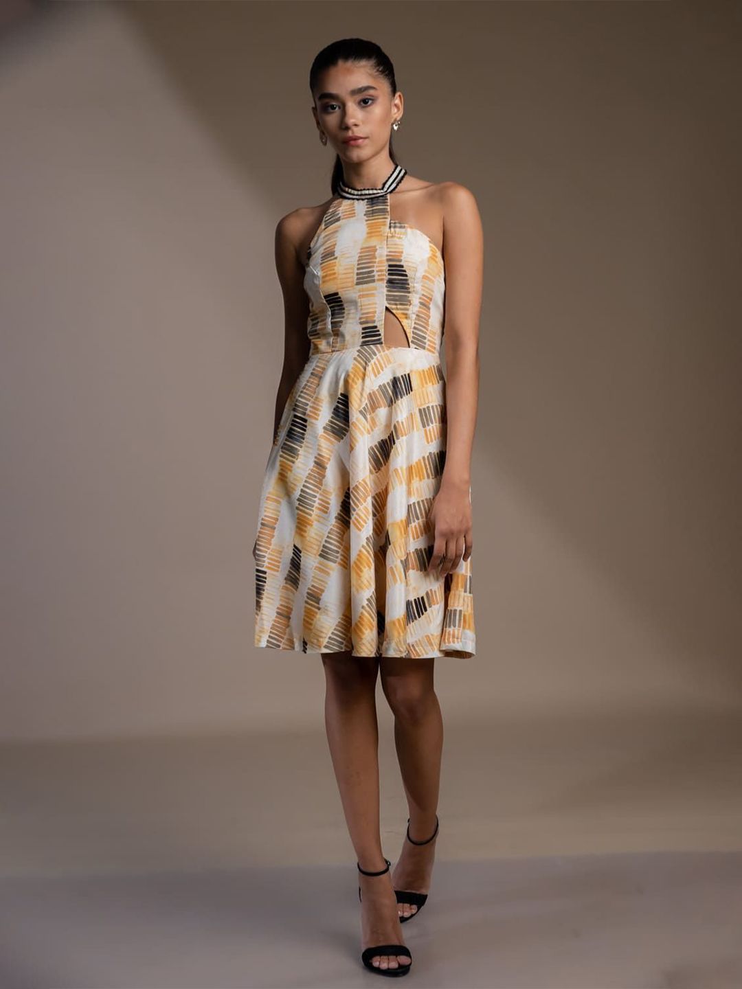 Mamicha Print Halter Neck Crepe Fit & Flare Dress