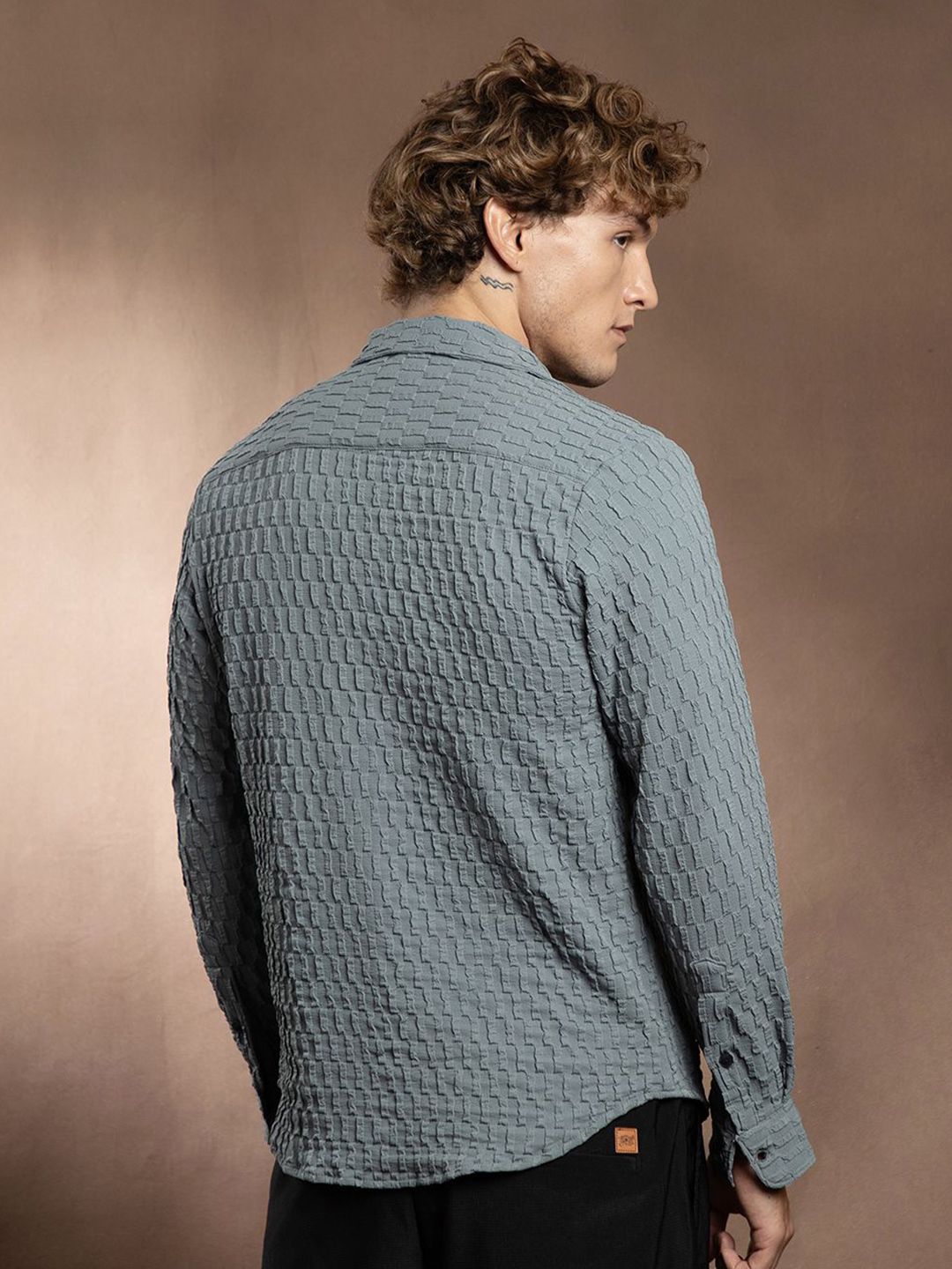 Campus Sutra Comfort Obelisk -Tactile Self Design Regular Fit Casual Shirt