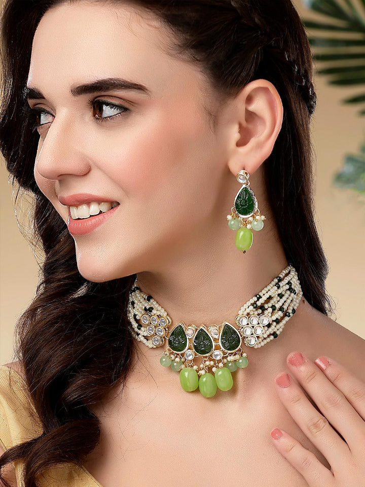 KARATCART Gold-Plated Kundan Stones-Studded & Beaded Jewellery Set