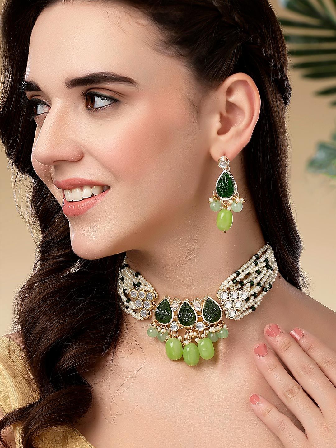 KARATCART Gold-Plated Kundan Stones-Studded & Beaded Jewellery Set