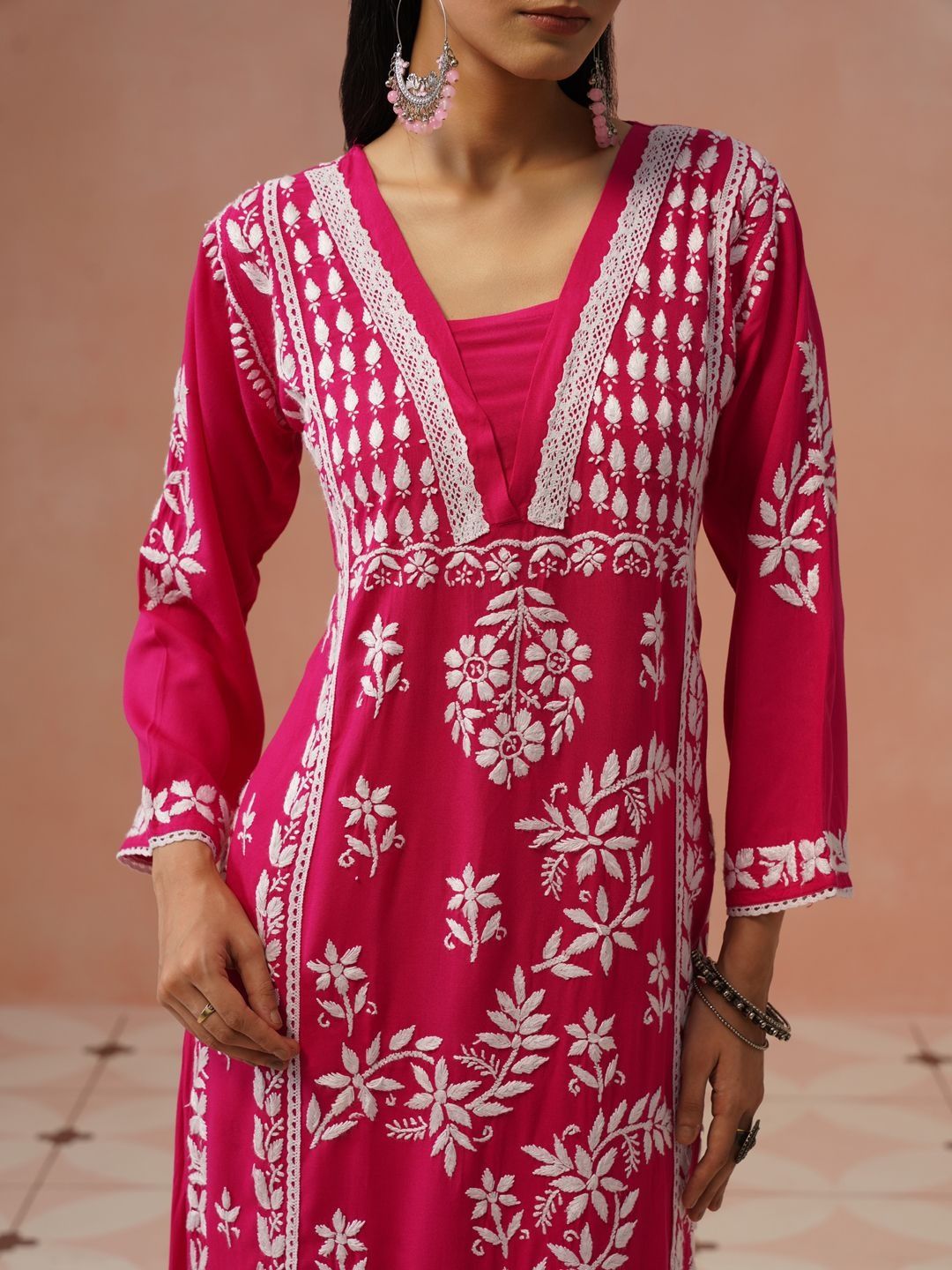 Rumah Chikankari Kurta Chikankari Biasa Wanita dengan Seluar