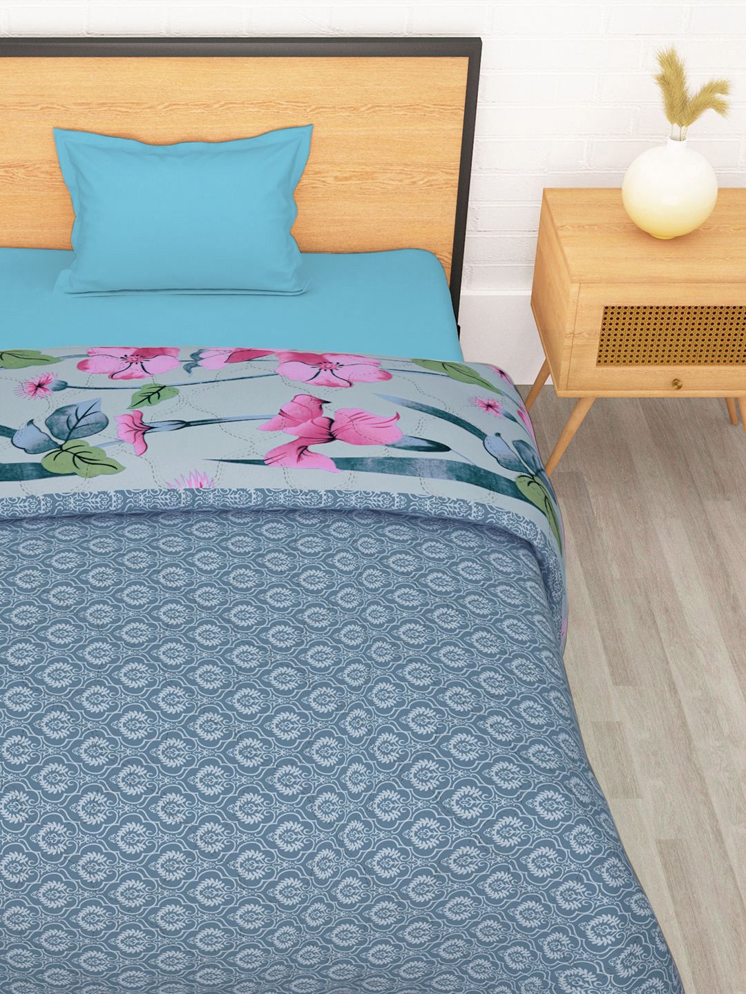 Story@home Blue & Pink Printed Reversible 120GSM AC Room Single Bed Comforter