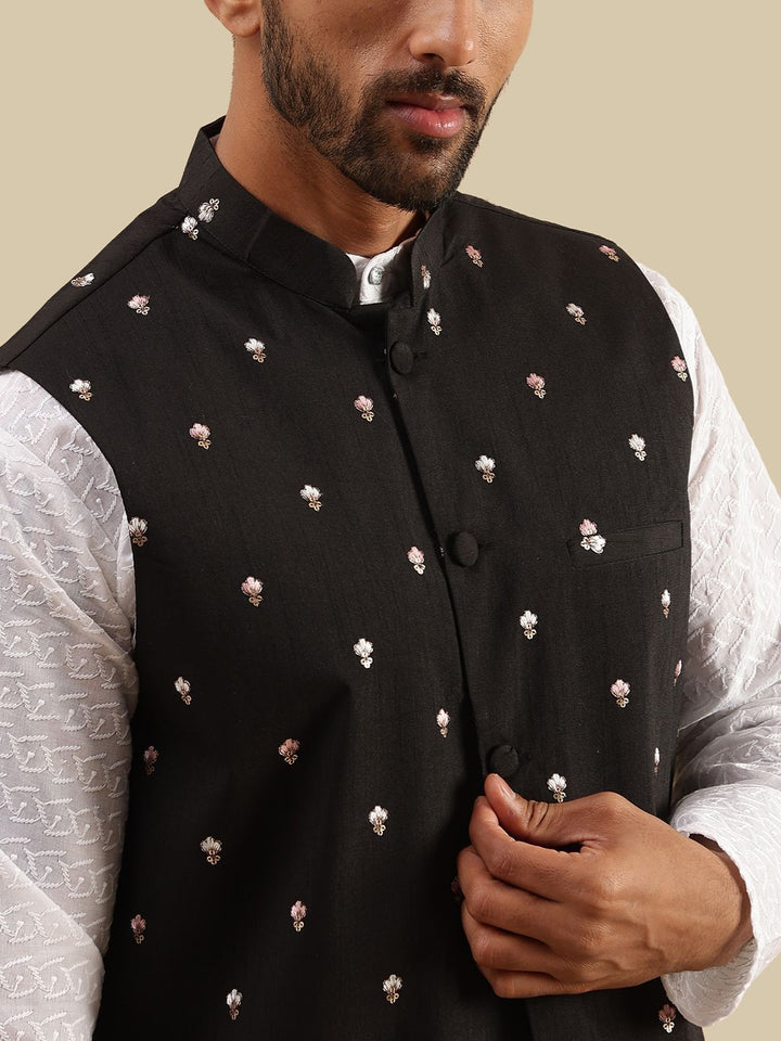 SOJANYA Men Embroidered Regular Pure Cotton Kurta with Pyjamas & Nehru Jacket