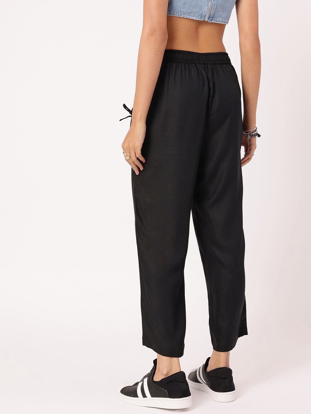 DressBerry Women Urban Influence Relaxed Fit Trousers with Box Pockets