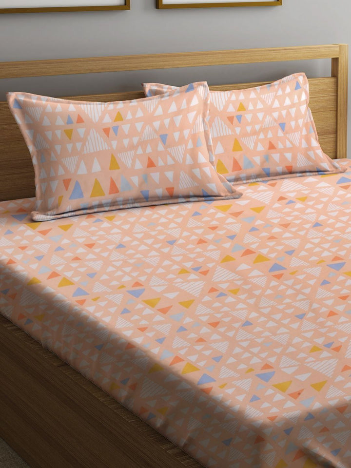 Myntra Elegant Homes Peach Geometric Polycotton 300 TC Cadar Katil Halus King dengan 2 Sarung Bantal-98 x 87 inci