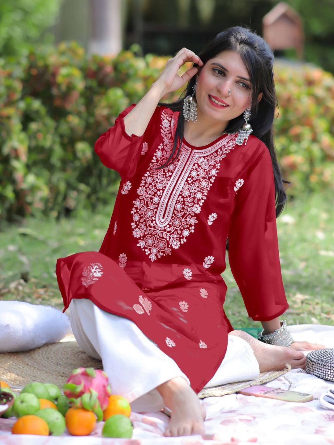 KALINI Women Floral Embroidered Chikankari Floral Georgette Kurta