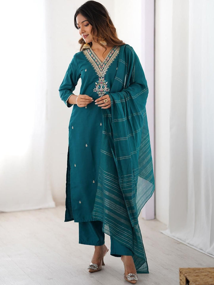 KALINI Women Floral Embroidered Regular Thread Work Kurta with Trousers & With Dupatta