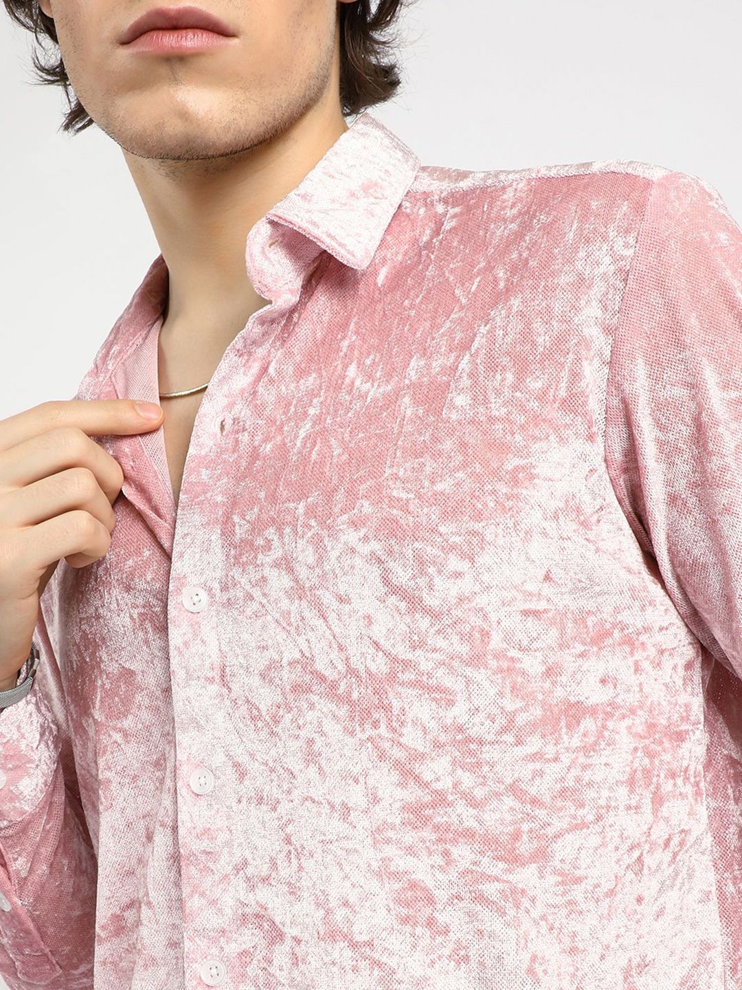 Campus Sutra Men Comfort Spread Collar Textured Casual Shirt