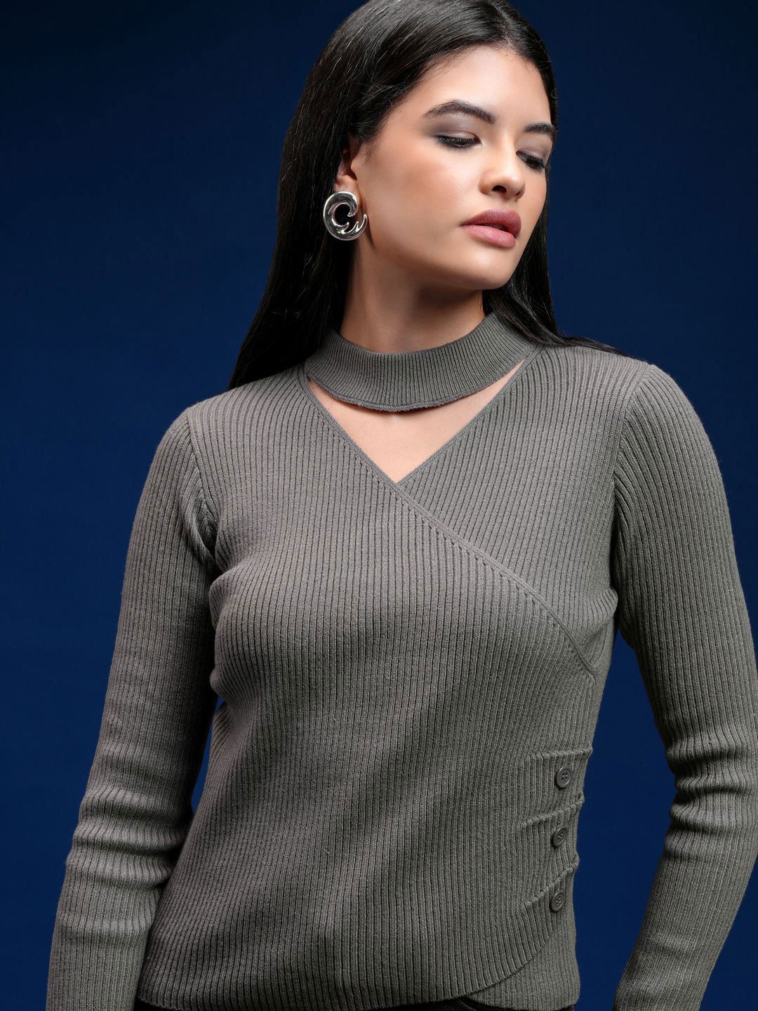 Tokyo Talkies Women V-Neck Long Sleeves Pullover