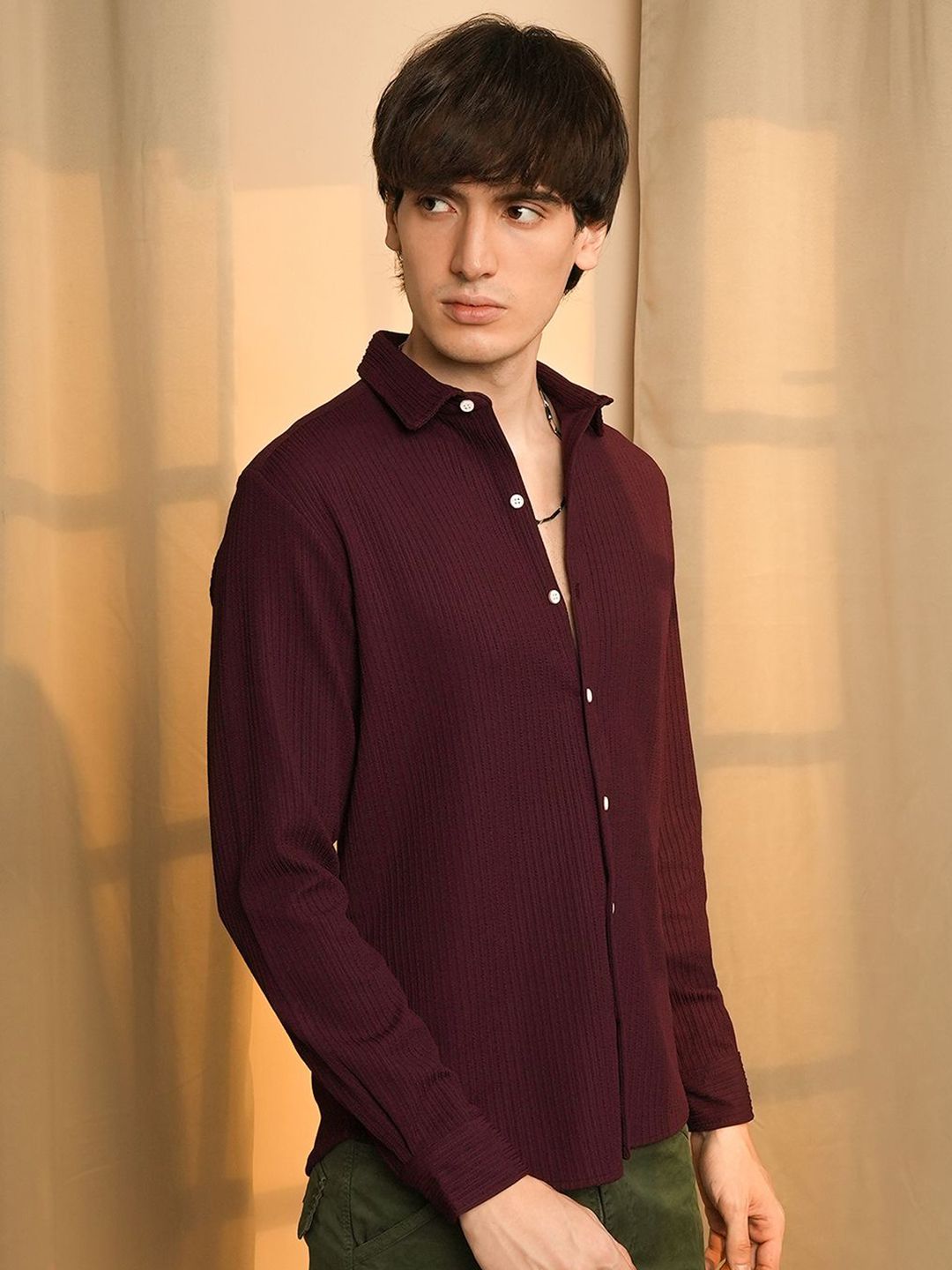 Campus Sutra Men Spread Collar Comfort Casual Shirt