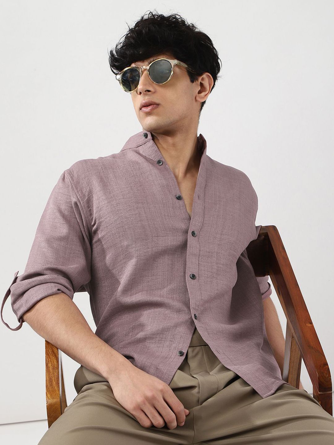 Urbano Fashion Men Purple Solid Linen Full Sleeve Relaxed Fit Mandarin Collar Casual Shirt