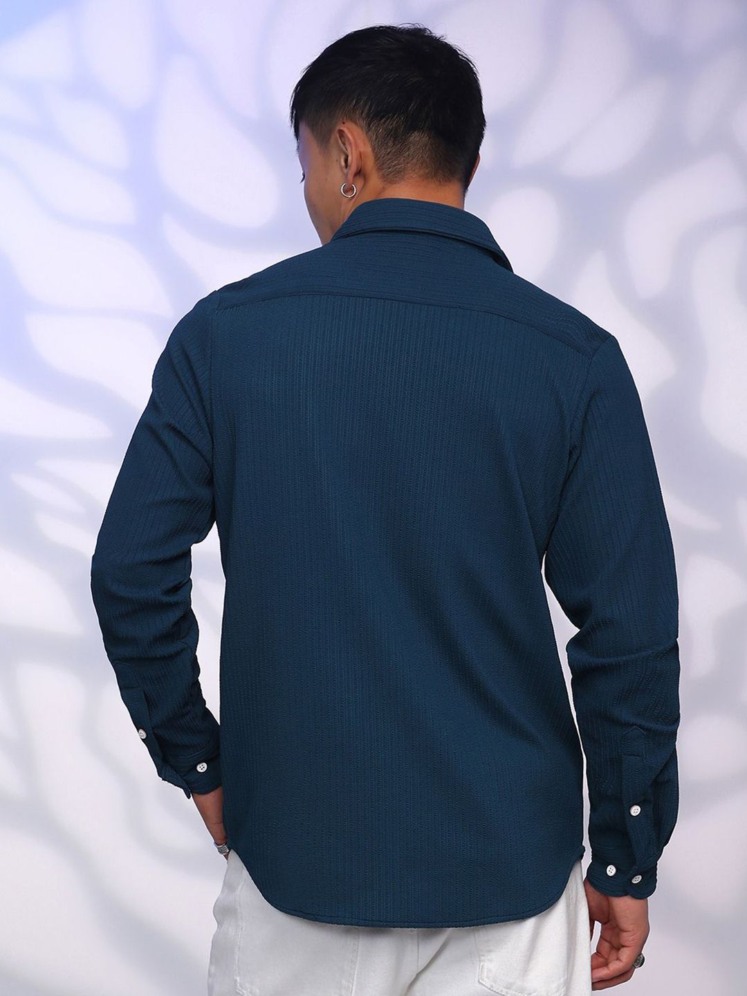 Kampus Sutra Lelaki Keselesaan menyebarkan Kolar berjalur baju kasual
