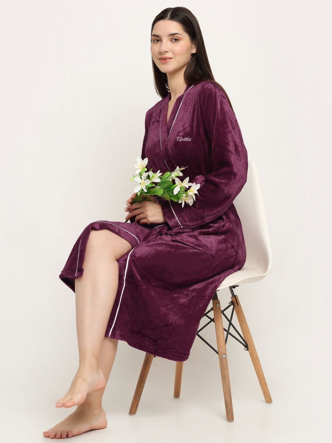 KLOTTHE Maroon & White Woollen Bath Robe With Belt
