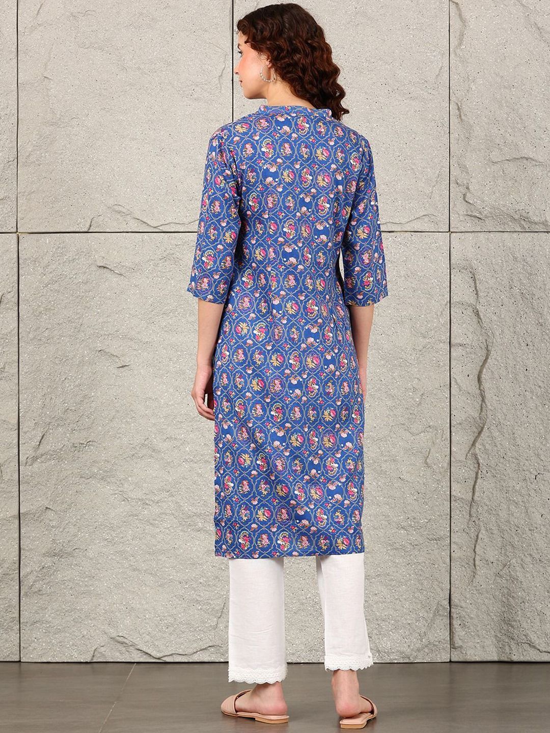 W Women Floral Printed Flared Sleeves Thread Work Kurta