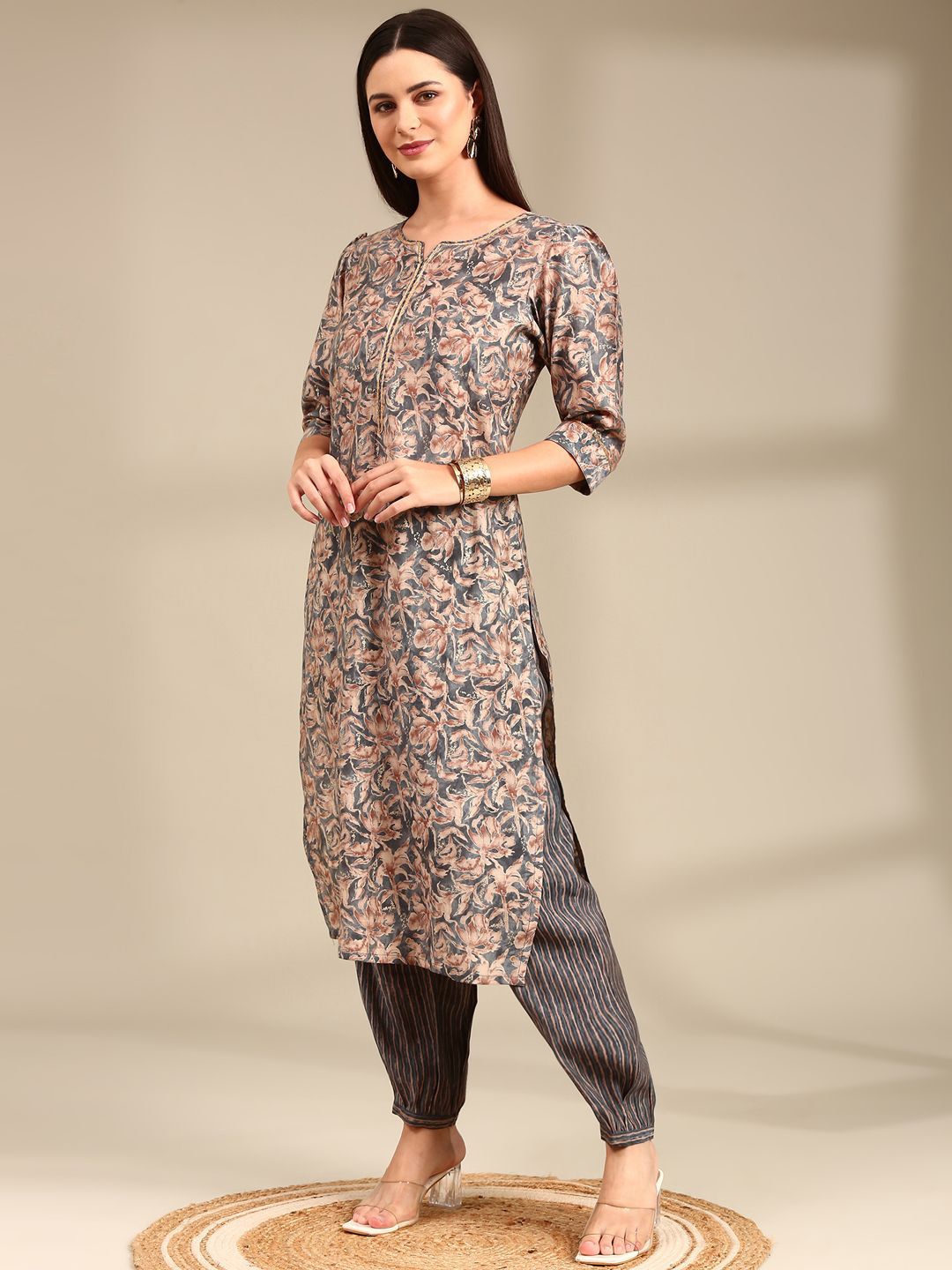 Anouk Grey Floral Printed Gotta Patti Straight Kurta With Trouser
