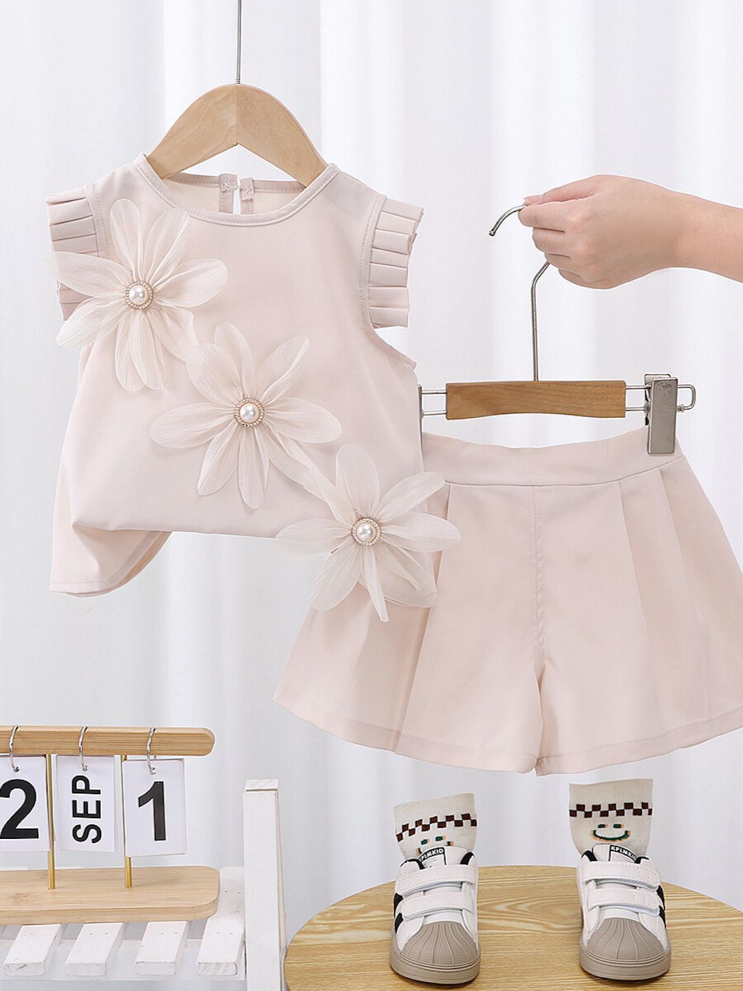 YK Girls Pure Cotton Round Neck Top With Shorts Clothing Set