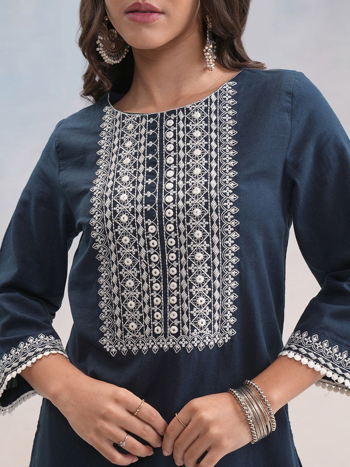 Vishudh Blue & White Floral Embroidered Straight Kurta with Trousers