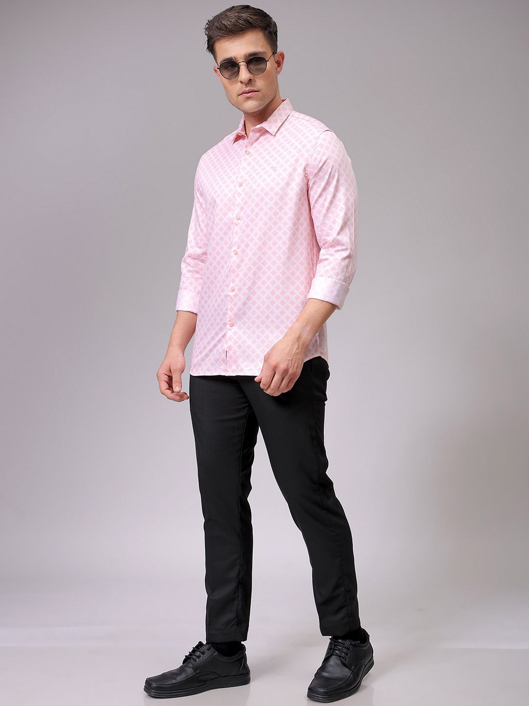 The Indian Garage Co Men Spread Collar Geometric Printed Cotton Slim Fit Formal Shirt
