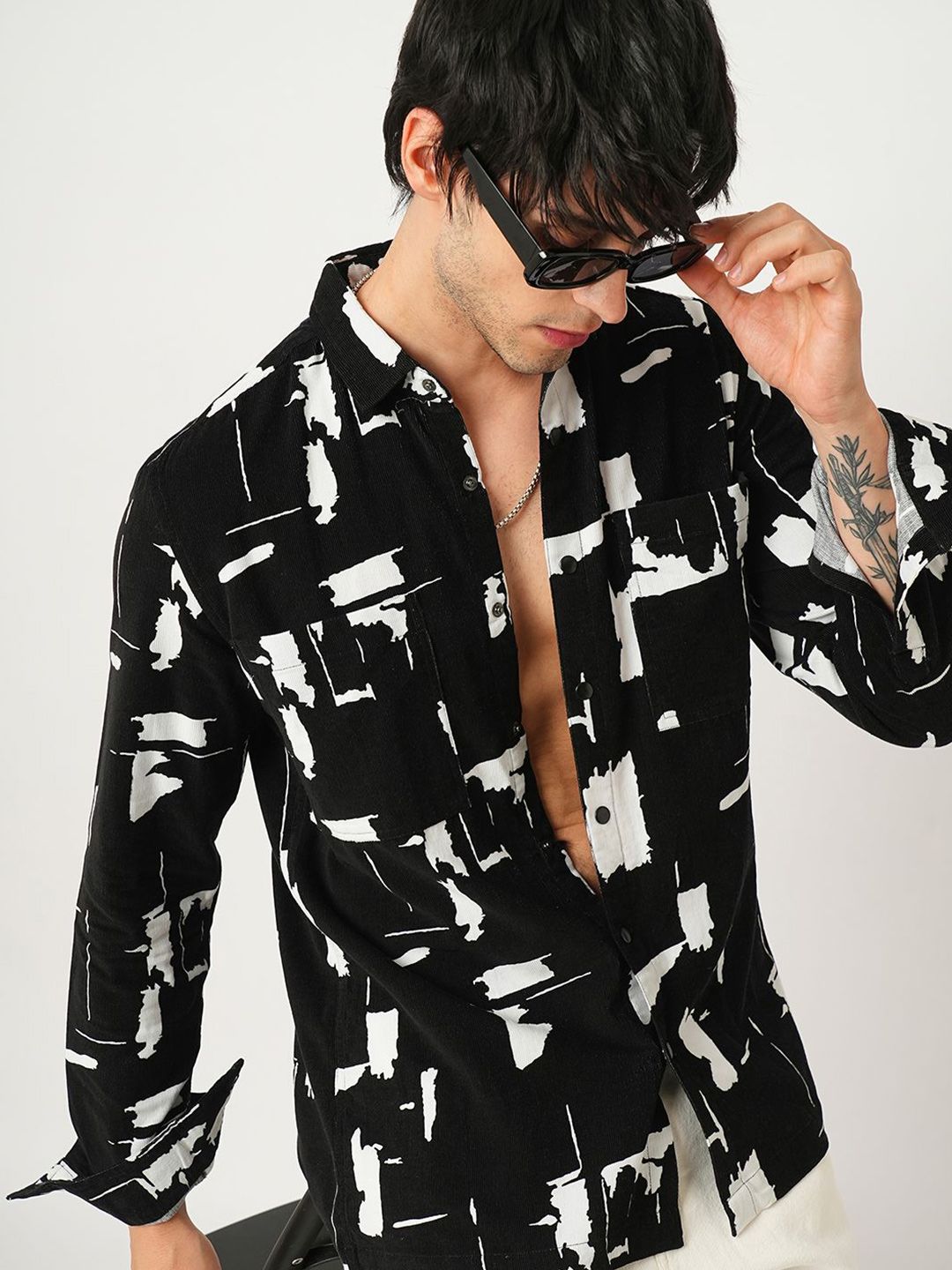 VASTRADO Men Classic Spread Collar Abstract Printed Cotton Slim Fit Casual Shirt