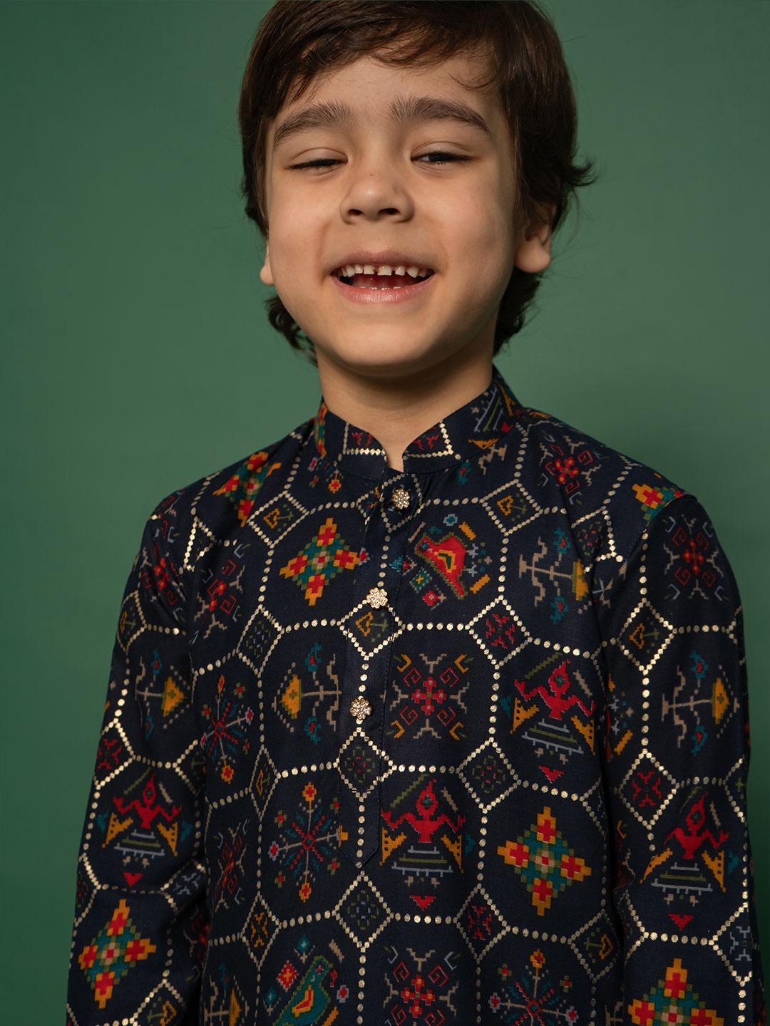 Vastramay Boys Floral dicetak kurta biasa dengan Patiala