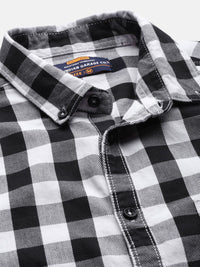 The Indian Garage Co Men White & Black Slim Fit Checked Casual Shirt
