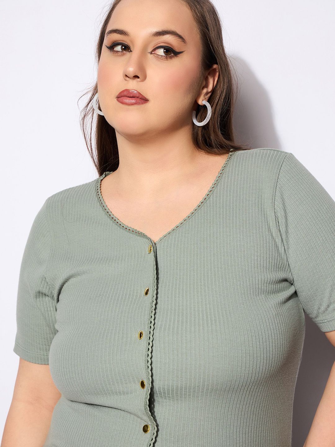 SASSAFRAS Curve Women Ribbed Ribbed V-Neck Top