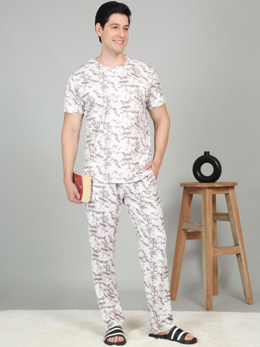 Sweet Dream Men Abstract Printed Round Neck Short Sleeves T-shirt Pyjamas Nightsuits