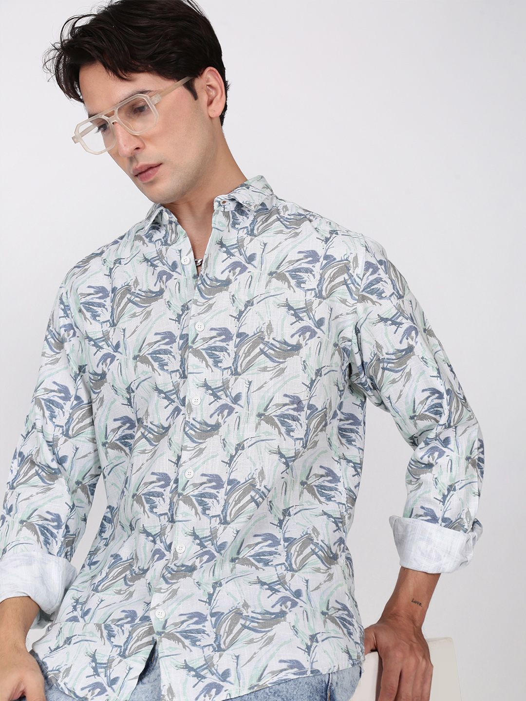 Bene Kleed Men Slim Fit Floral Printed Slub Texture Casual Shirt