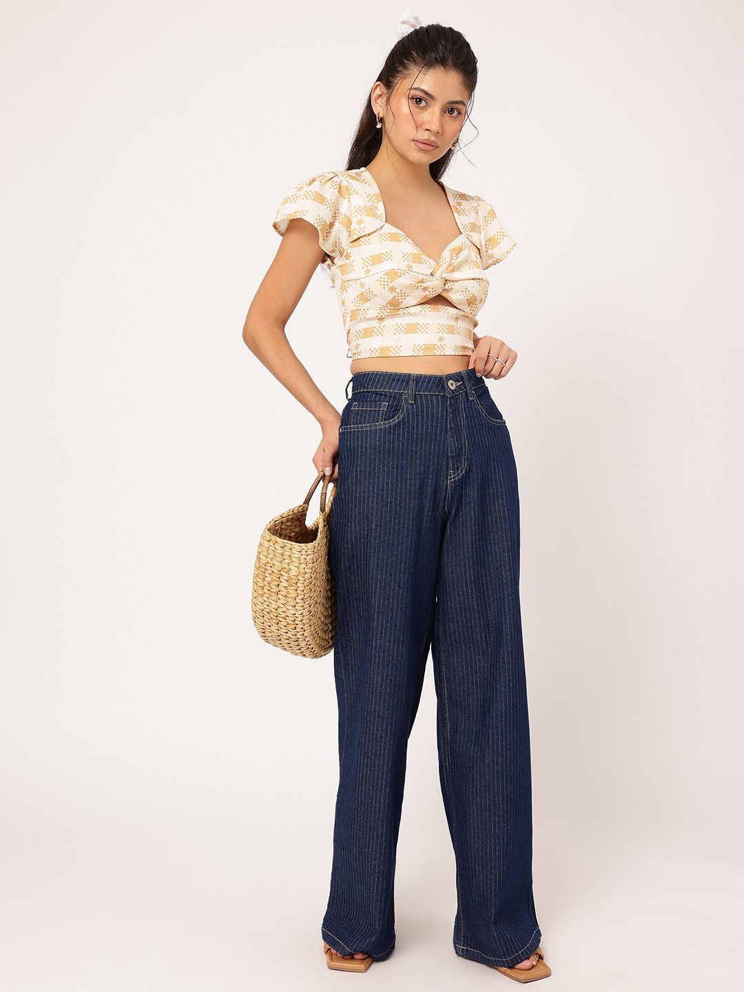 DressBerry Twisted Cut Out Detail Crop Detail
