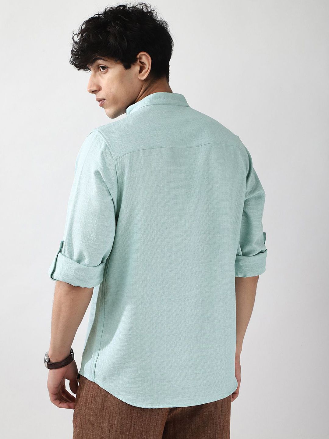 Urbano Fashion Men Light Blue Solid Linen Full Sleeve Relaxed Fit Mandarin Collar Casual Shirt