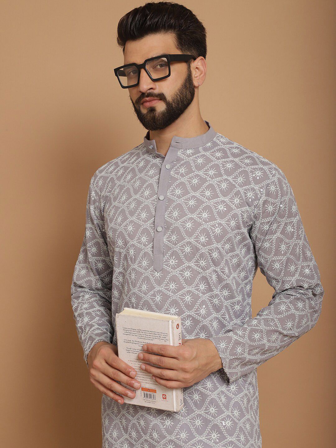 Motif Etnik Anouk Bersulam Benang Biasa Bekerja Kurta Kapas Tulen dengan Churidar