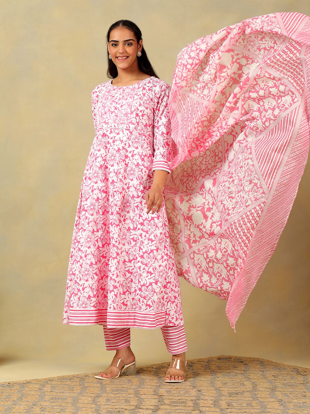 Mamicha Women Floral Printed Regular Pure Cotton Kurta with Trousers & With Dupatta