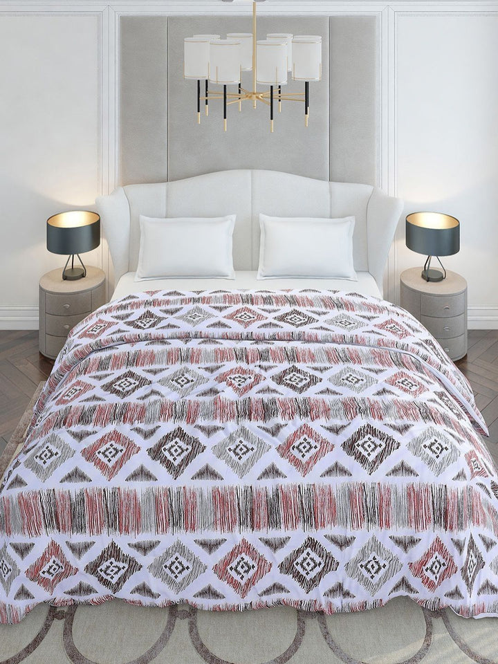 Monte Carlo White & Brown Geometric Mild Winter 210 GSM Double Bed Duvet