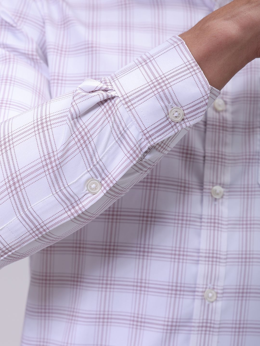 The Indian Garage Co. X Luxe Men Cutaway Collar Checked Slim Fit Formal Shirt