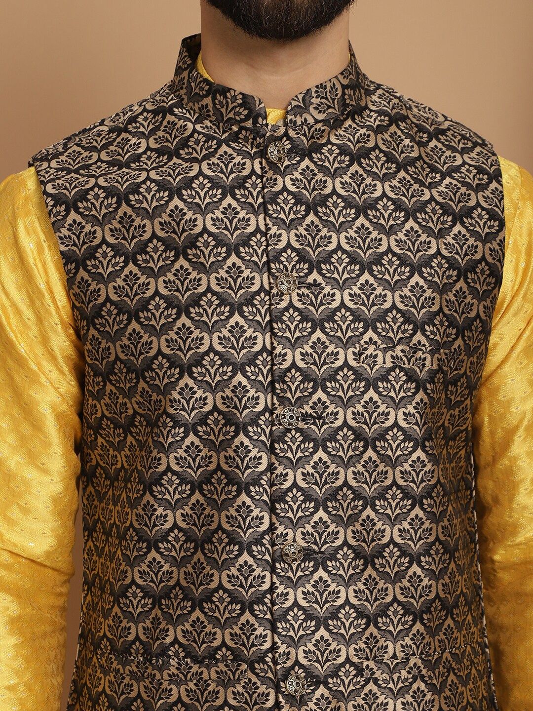 Motif Etnik Mustard Anouk Rekaan Tenunan Kurta Lurus Dengan Jaket Churidar & Nehru