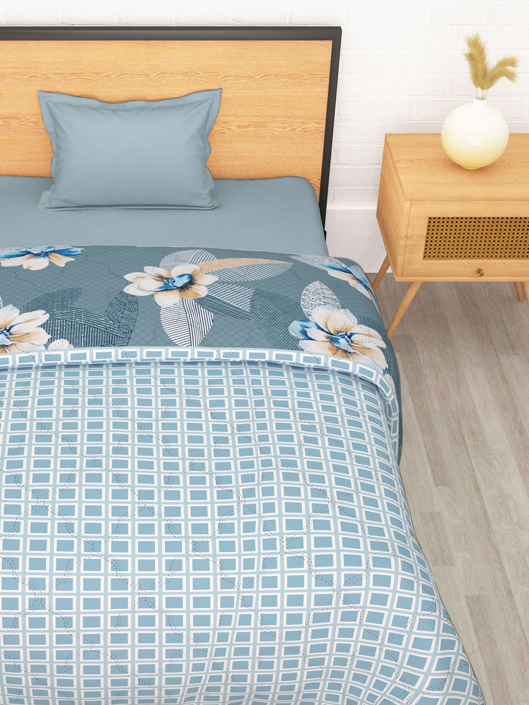 Story@home Grey & Blue Printed Reversible 120 GSM AC Room Single Bed Comforter