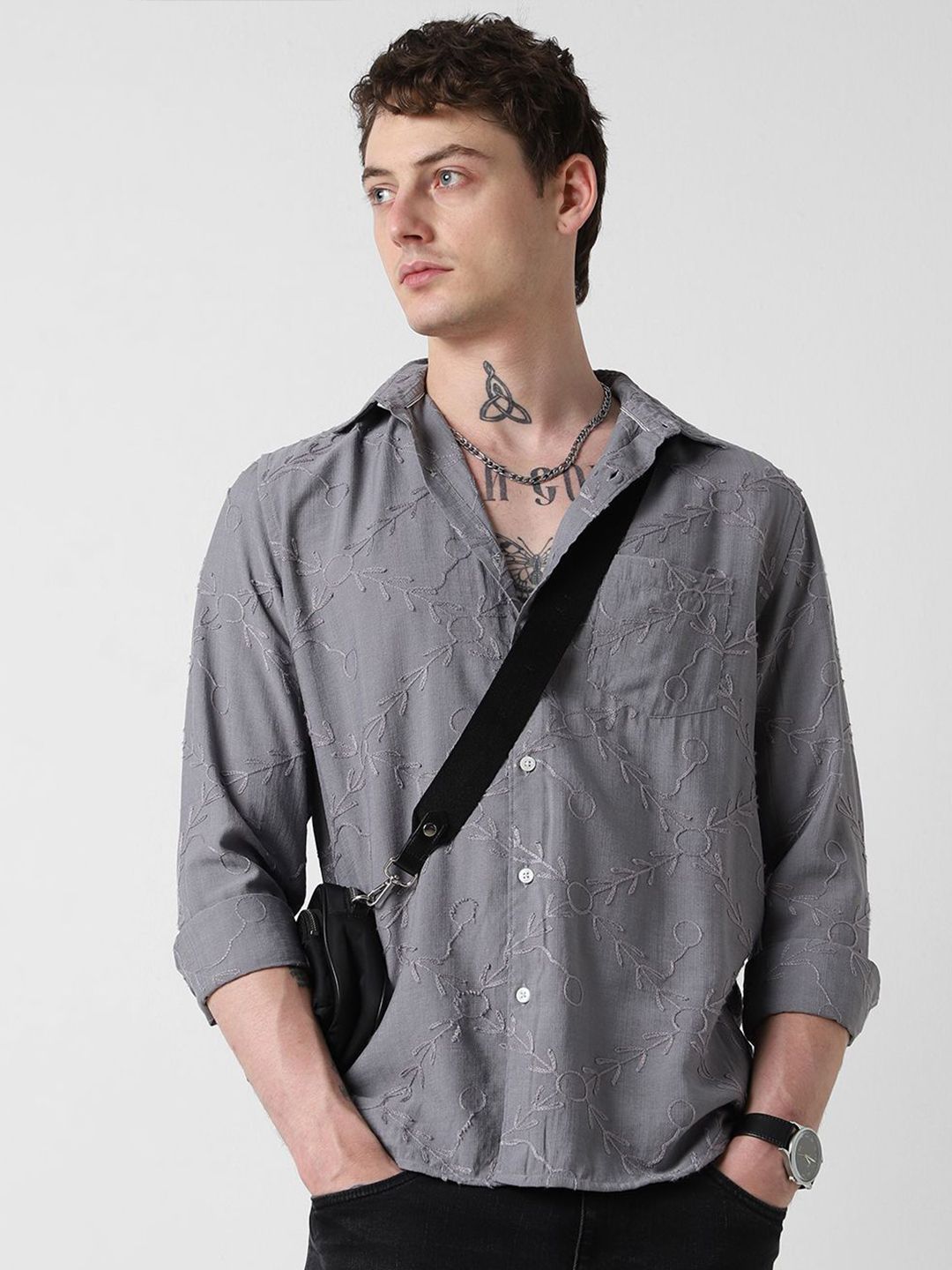 VASTRADO Men Classic Spread Collar Textured Solid Cotton Slim Fit Casual Shirt
