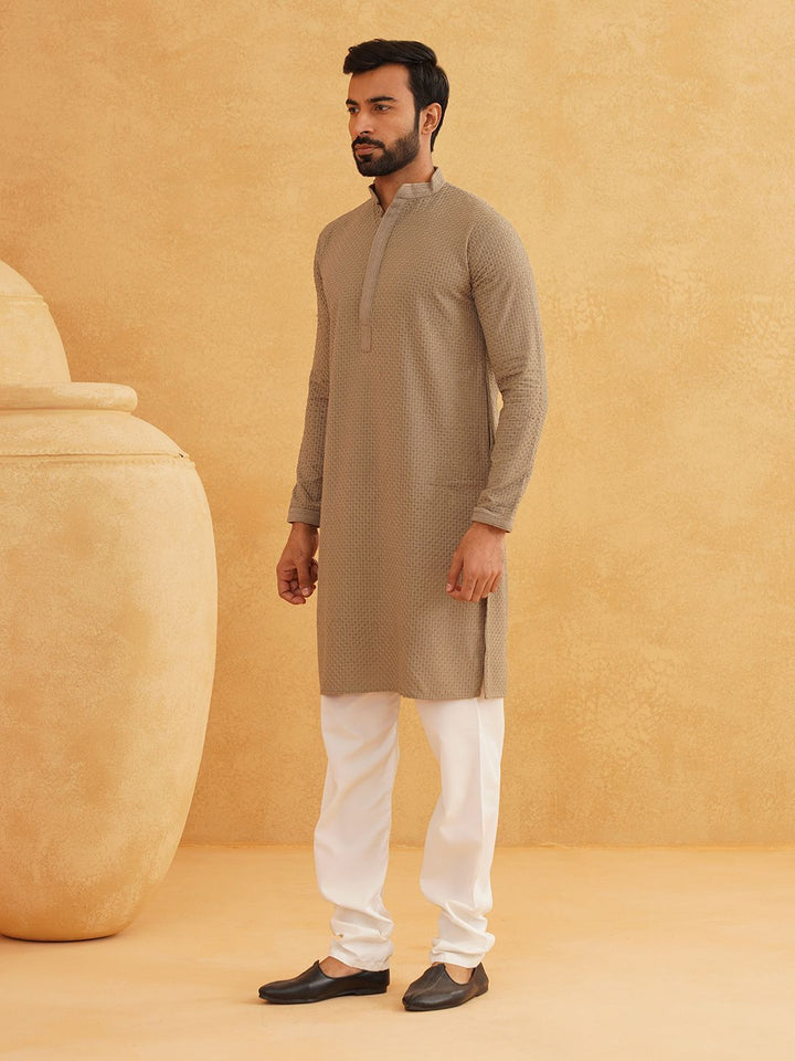 SOJANYA Geometric Embroidered Mandarin Collar Pure Cotton Straight Kurta