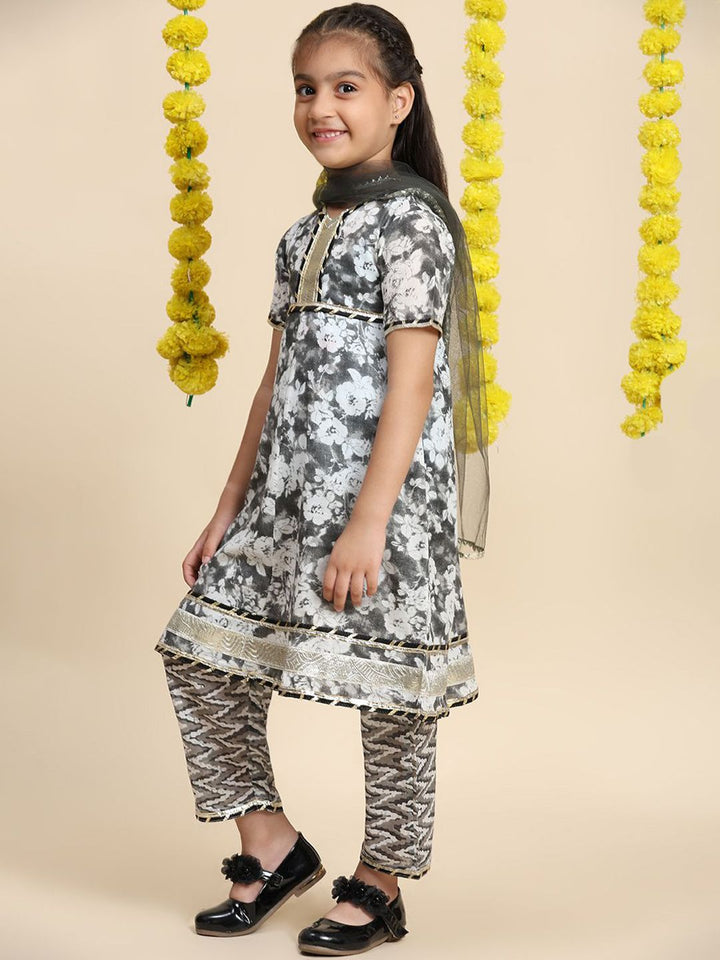 Cutiekins Girls Floral Printed V-Neck A-Line Kurta with Palazzo & Dupatta