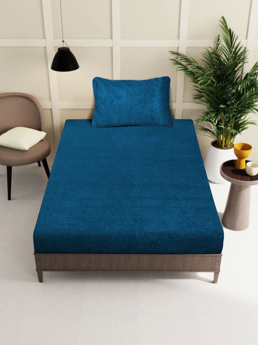 KLOTTHE Blue Solid Dilengkapi Cadar Bujang Bulu 300 TC dengan 1 Sarung Bantal