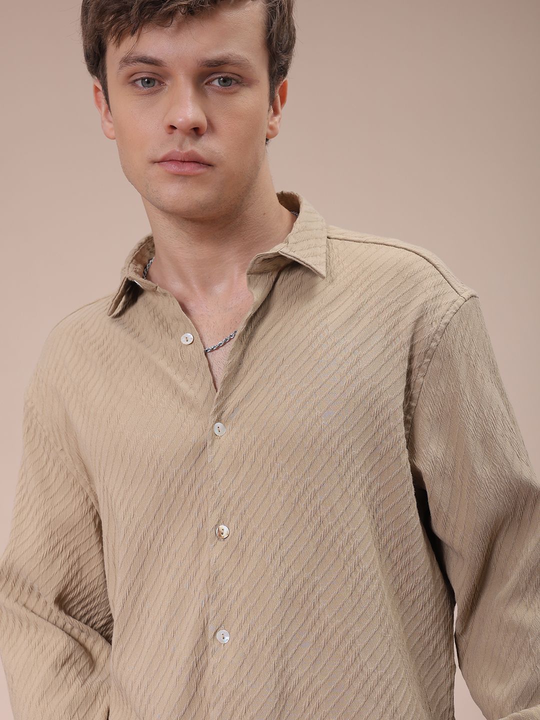 The Indian Garage Co Men Slim Fit Textured Jacquard Resortwear Shirt